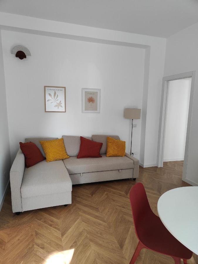Elegante Bilocale A Milano Con Balcone Apartment Exterior photo