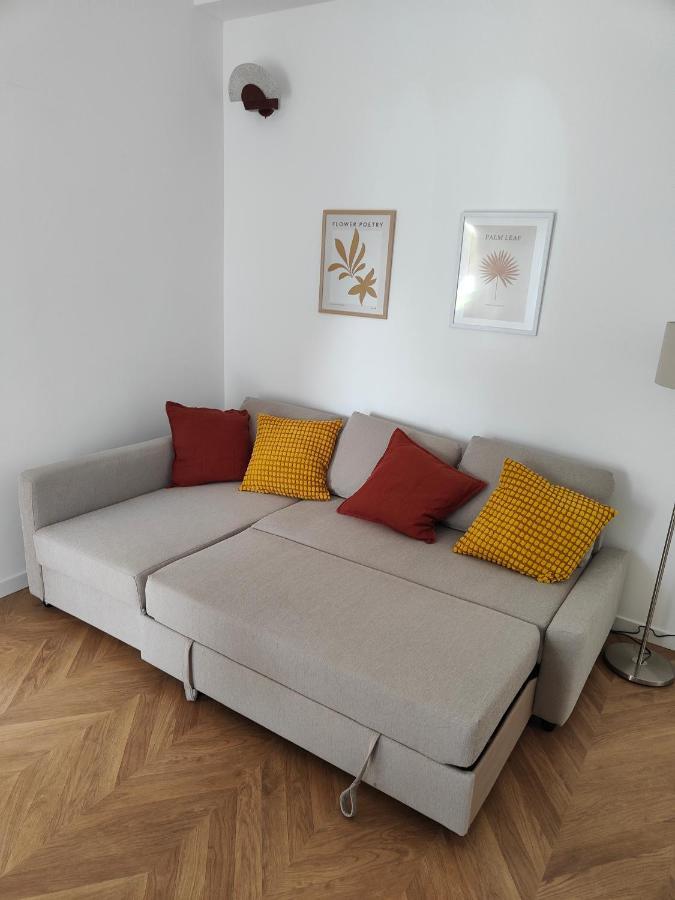 Elegante Bilocale A Milano Con Balcone Apartment Exterior photo